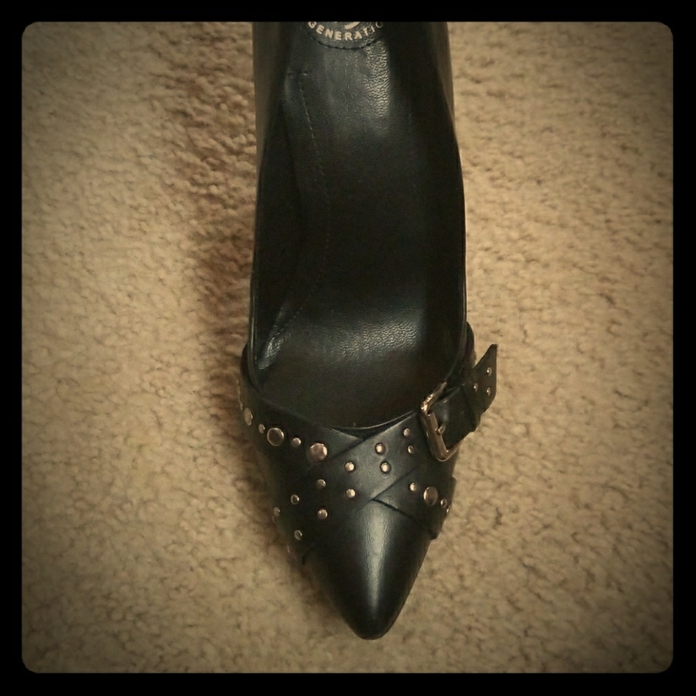 BCBG HIGH HEELS